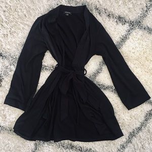 Jones New York Black Tie Robe wi/ Pockets Size S/M